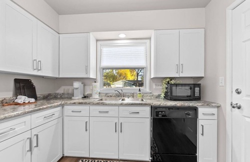 Sioux Falls House | 38th Street Retreat | Close to Central Sioux Falls