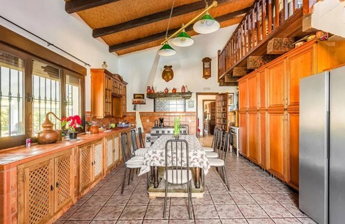 Valverde de Leganes Villa | 392 m² Villa ∙ 4 bedrooms ∙ 10 guests