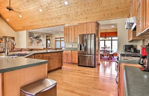 Snowshoe House | 399 m² House ∙ 6 bedrooms ∙ 24 guests