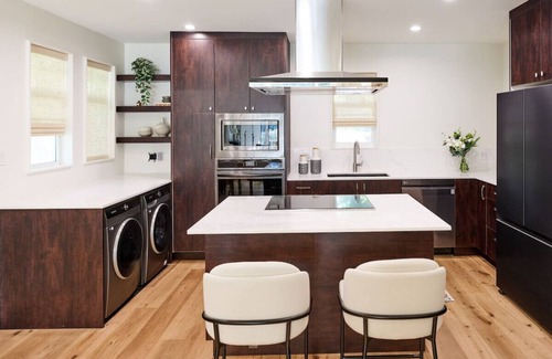 Dunbar House | 3B Designer Home | Modern Luxury