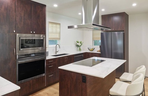 Dunbar House | 3B Designer Home | Modern Luxury