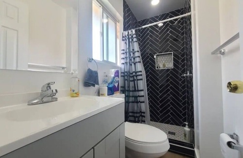 Torrance Apartment | 3B Privte Gst Rm LAX Disney DTLA