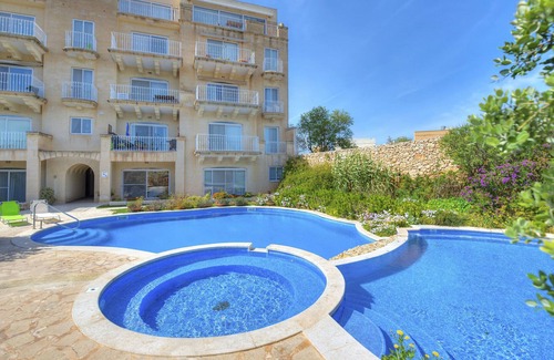 Qala Apartment | 3b/r apt overlooking Valley/Communal Pool ECAR1-1