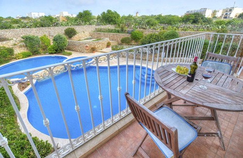 Qala Apartment | 3b/r apt overlooking Valley/Communal Pool ECAR1-1