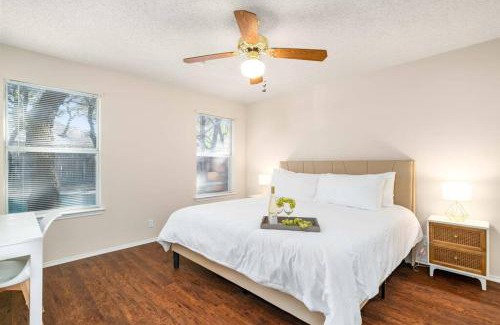 San Antonio Villa | 3B Villa w Pool, BBQ, Firepit, Yard Games, Gym