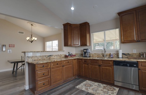 Glendale House | 3b w/Pool Near Stadium & Entertainment