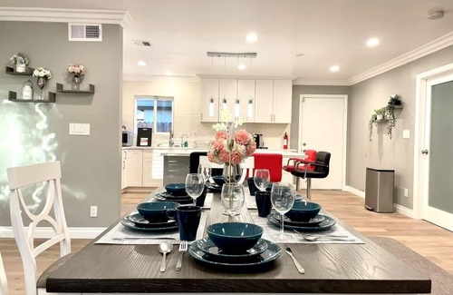 Ontario House | 3B2B Charming Designer Home 24Hours Self Check In Free Parking