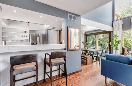 Westlake Highlands Condo | 3b2b Hidden Oasis in the Hills-Close to Downtown