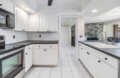 Shore Acres House | 3Bd/2Ba Home w/Private Dock & Free Boat Parking