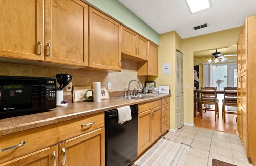 Gainesville House | 3Bd 2Bath home 5 miles to Stadium/Campus/Downtown!