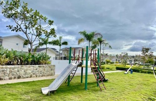 Dauis House | 3BD Cozy home in Panglao with Van Service