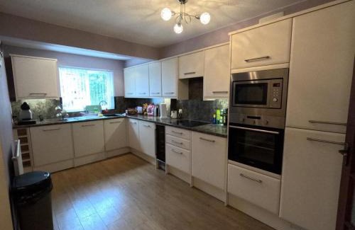 Ridgeway House | 3BD Detatched Home in South Yorkshire