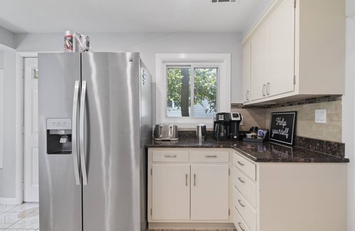Silver Spring House | 3Bd House Walk to DC Metro