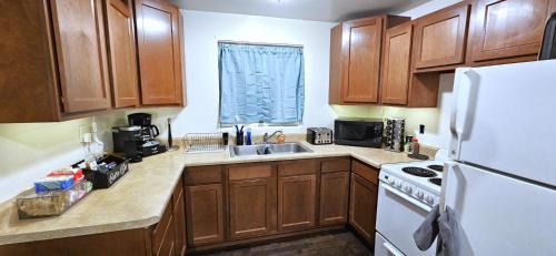 Page House | 3Bd, King, Brkfst, Large TVs, WD, Sleeps 11, BBQ