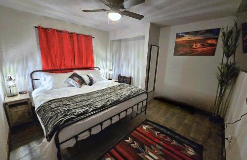 Page House | 3Bd, King, Brkfst, Large TVs, WD, Sleeps 11, BBQ