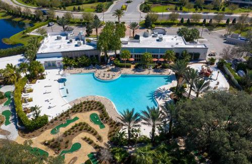 Davenport House | 3Bd Sleeps8 with Pool & Close to Disney @Festival 220