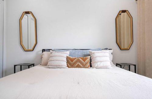 Davenport House | 3Bd Sleeps8 with Pool & Close to Disney @Festival 220