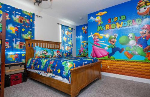 Davenport House | 3Bd Sleeps8 with Pool & Close to Disney @Festival 220