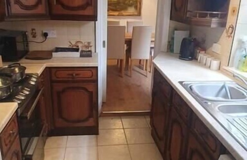 Reading House | 3BD Spacious Home, Convenient Location
