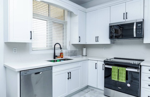 Vaughan House | 3BD Vacation Home in Vaughan