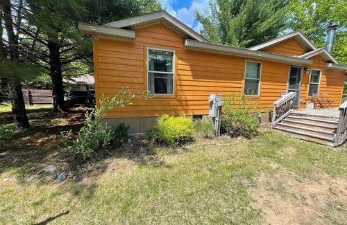 Wauksaukee House | 3BD vacation paradise on serene 55 acre lake