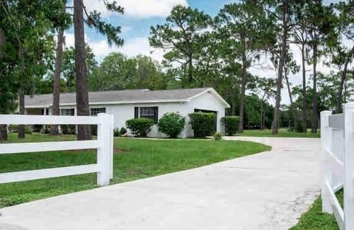 Greater Northdale House | 3bdr/2bath Home Tampa-Lutz area-20 min to Stadium
