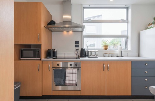 Parnell House | 3BDR Getaway | Near CBD | Car Park