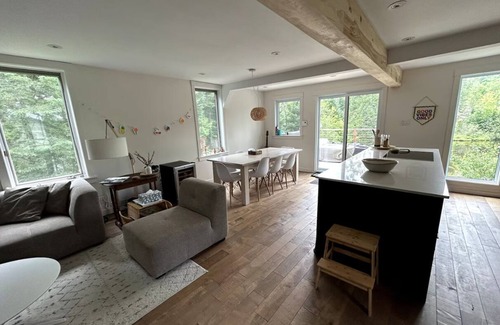 Petit-Lac-Long Ski Chalet | 3Bdr lakefront renovated chalet in Laurentians, 1hr north of Montreal