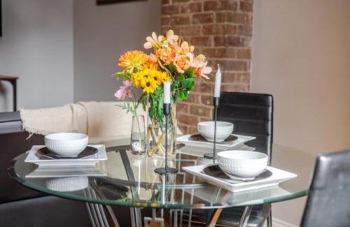 Downtown Montreal Apartment | 3BDR Penthouse, Rooftop and BBQ in Crescent