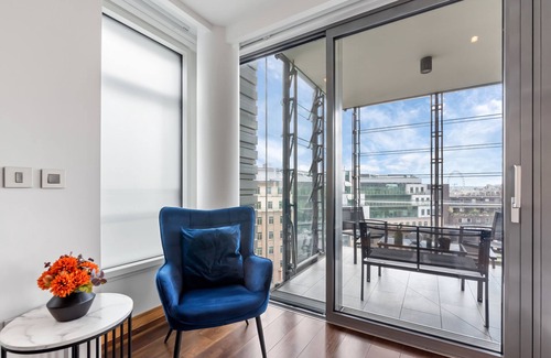 Holborn and Covent Garden Apartment | 3Bed & 3Bath Apt with 2x Balconies