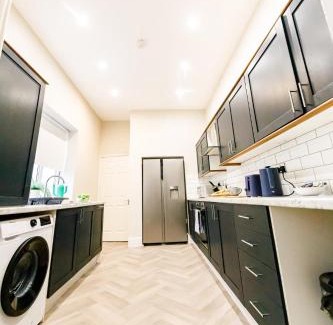 Sunderland Apartment | 3Bed Cottage - WiFi & Parking - Perfect for Contractors