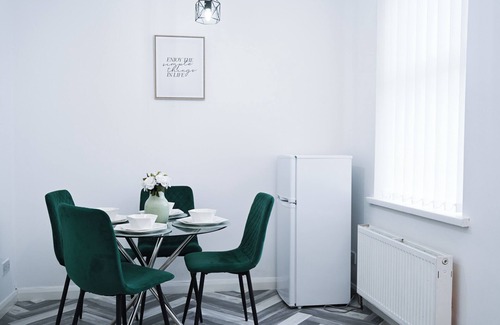 Sunderland House | 3BED Home in Sunderland (Sleeps upto 6, Free Parking) 7min to stadium of light