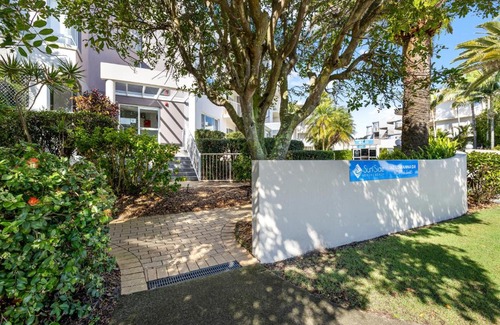 Buddina Apartment | 3Bed Ocean views with Pool