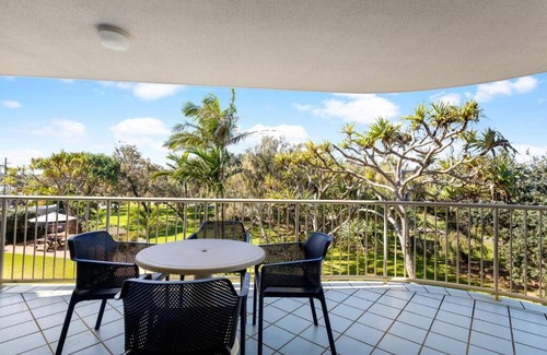 Buddina Apartment | 3Bed Ocean views with Pool