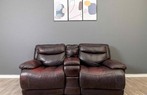 San Antonio House | 3Bed2bath at the Medical Center-UTSA, Sea world, airport