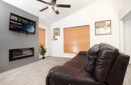 San Antonio House | 3Bed2bath at the Medical Center-UTSA, Sea world, airport