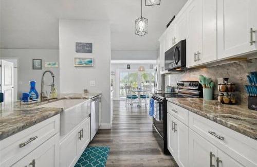 Spring Hill House | 3bed3bath Waterfront Home with an Amazing View!