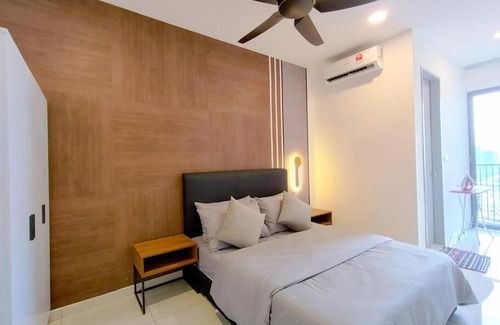 Taman P Ramlee Apartment | 3Bedroom Infinity Sky Pool Condo near KLCC by Manhattan Group