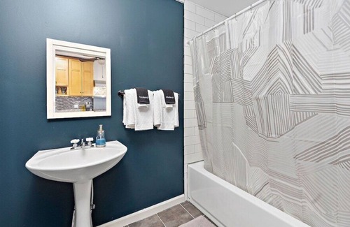 Downtown Kansas City Apartment | 3beds, 3Times The Fun