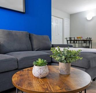 Pleasant Valley Apartment | 3BEDS, Resort, Pool, near UT 5mins to Downtown
