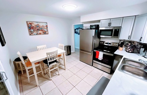 Columbia House | 3BR/1.5BA Cozy, Affordable Retreat in Columbia, 10-min from Mizzou