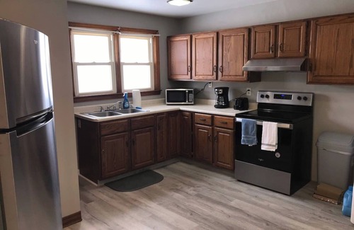 Zanesville House | 3BR/1BA North End - Walk to the Hospital!