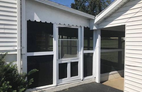 Zanesville House | 3BR/1BA North End - Walk to the Hospital!