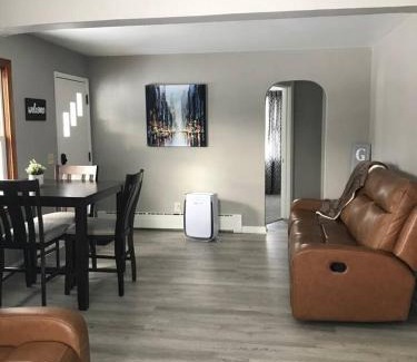 Zanesville House | 3BR 1BA North End Walk to the Hospital