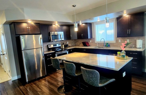Dawson Creek House | 3BR, 2.5BA, Keyless Entry, Netflix, Disney+, Prime