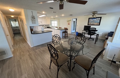 Hudson House | 3BR 2B Waterfront home for Snowbirds