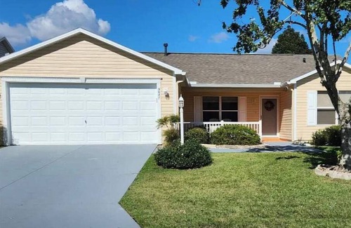 Woodbury House | 3BR 2Ba in Maplesong
