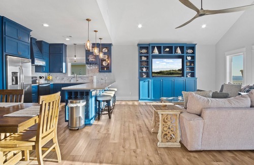 Crystal Beach House | 3BR Beachfront Escape | Ocean Views, Tiki Bar & BBQ