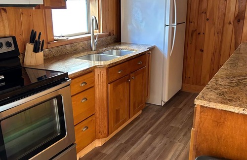 Sylvan Beach House | 3BR Beachfront Getaway – Behind Owner’s Home