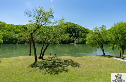 Mountain View House | 3BR Cabin On the White River with Boat Launch - Great Fishing - CCWC
